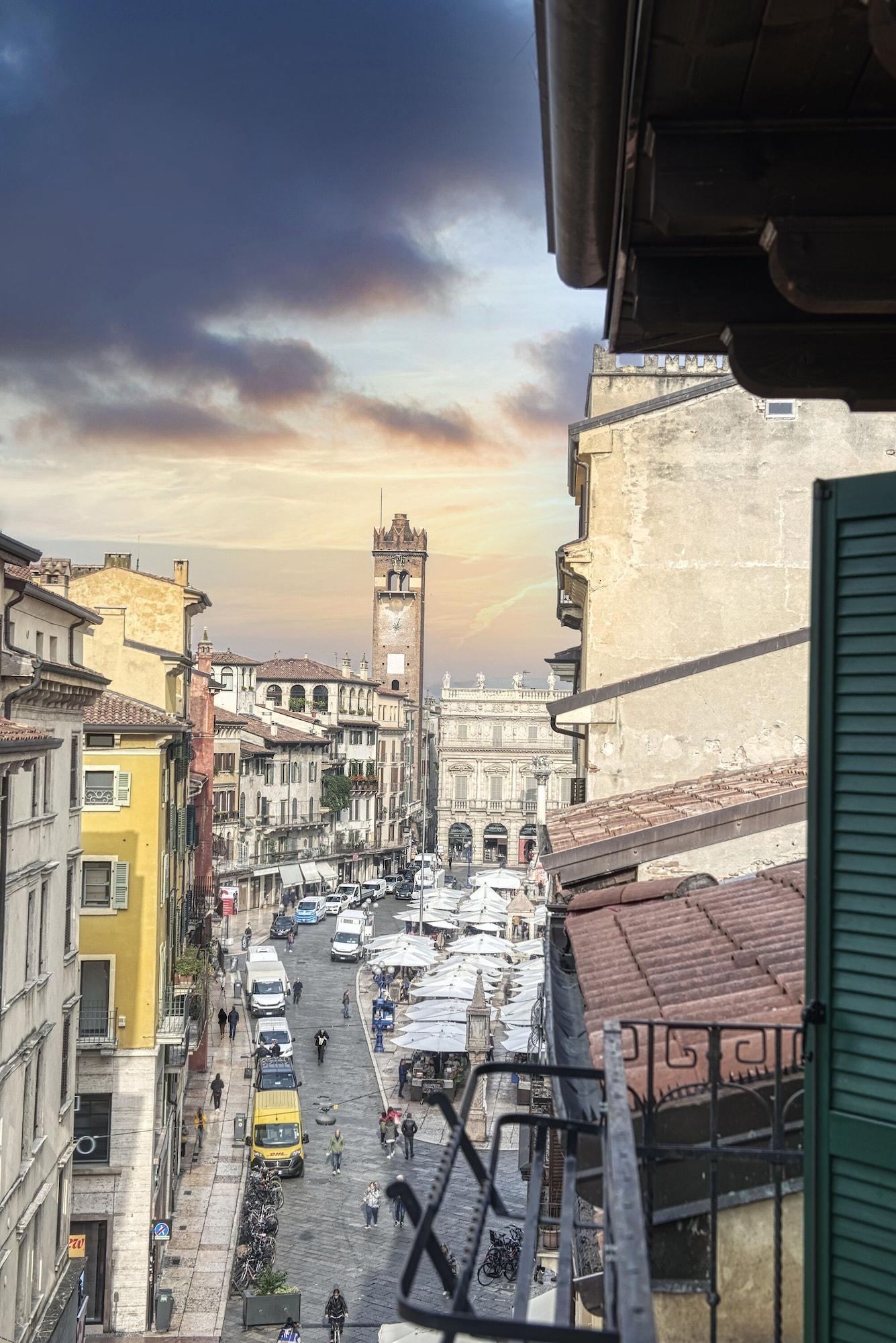 Relais Balcone Di Giulietta Ξενοδοχείο Βερόνα Εξωτερικό φωτογραφία The Piazza del Mercato