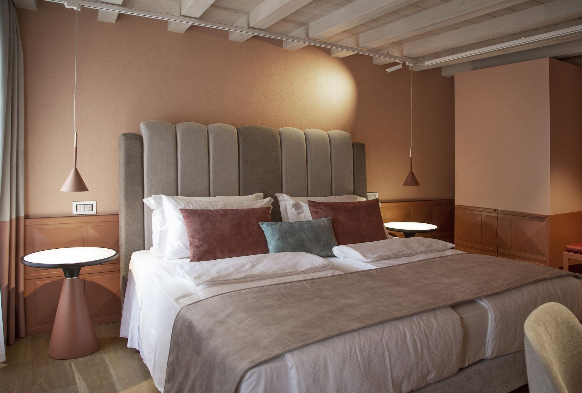 Relais Balcone Di Giulietta Ξενοδοχείο Βερόνα Εξωτερικό φωτογραφία A bedroom at the hotel