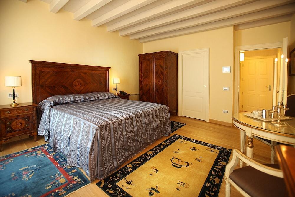 Relais Balcone Di Giulietta Ξενοδοχείο Βερόνα Εξωτερικό φωτογραφία A bedroom